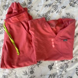 Figs One pocket scrub top size S, Zamora joggers M petite